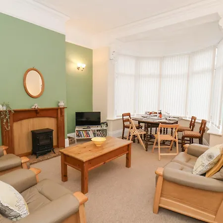 94a West Avenue * Filey